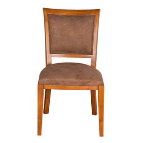 Silla Club en comedor elegante
